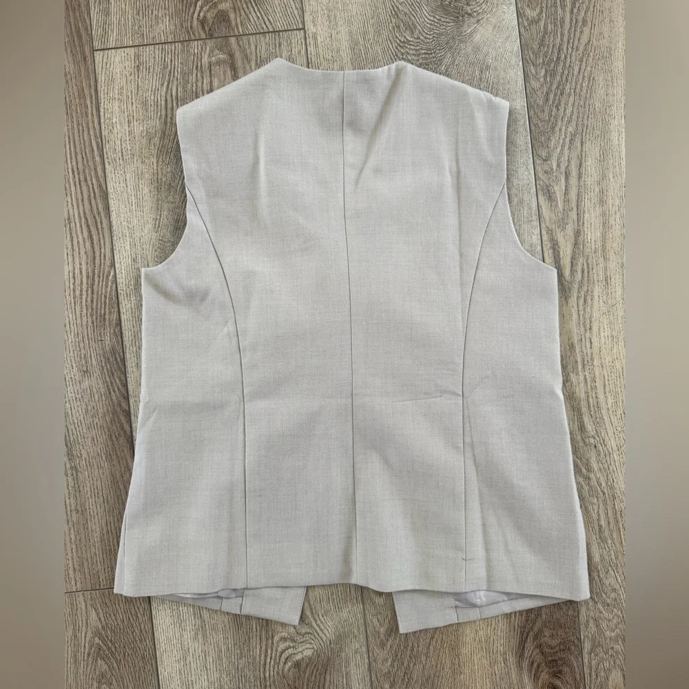 Bohme Light Gray Sleeveless Vest - Picture 2 of 4